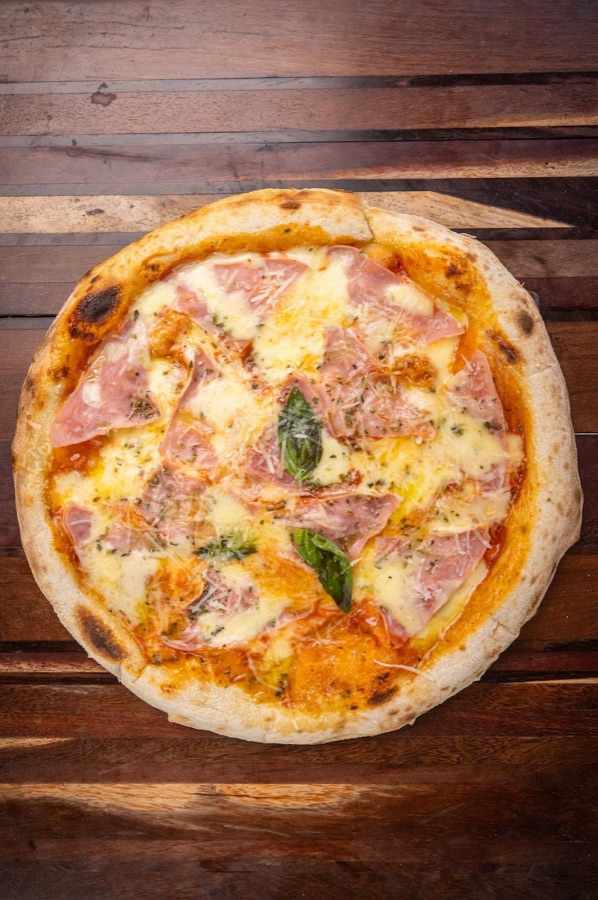 Pizza Jamón y Queso